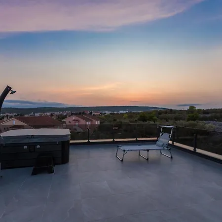 Joy アパート クルク