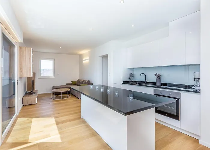 Joy Apartment *